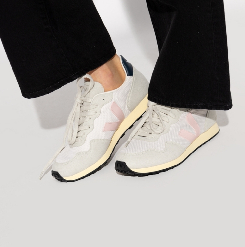 Veja Women's Sneakers in Cream and Pink